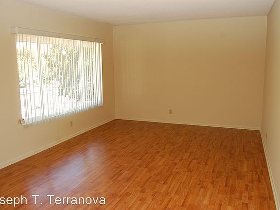 4th image of 2601 N Glenoaks Blvd APT D