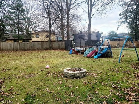 3rd image of 6291 Surrey Dr