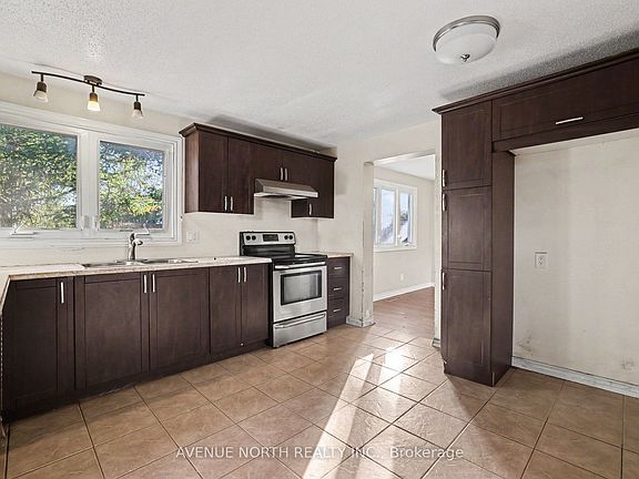 4th image of 68 Downsview Cres