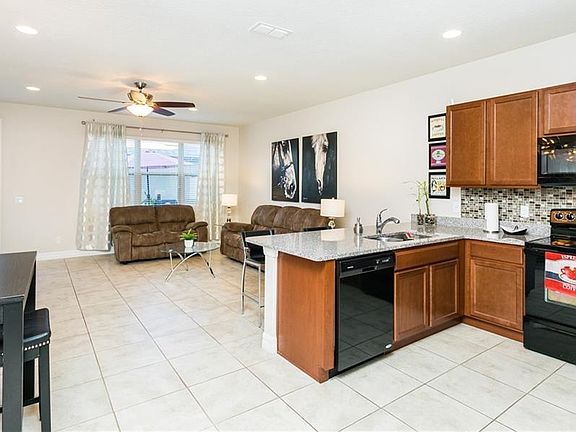 5th image of 5146 Caspian St