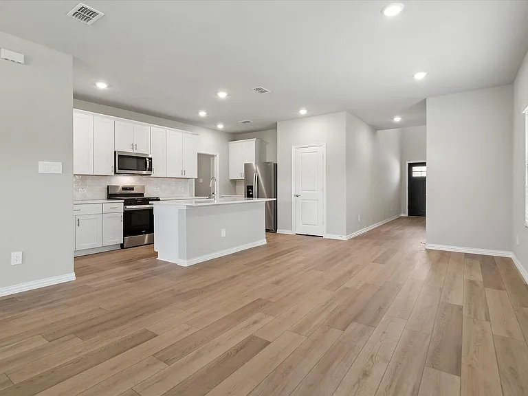 1414 Bridgestone Dr — Photo 6