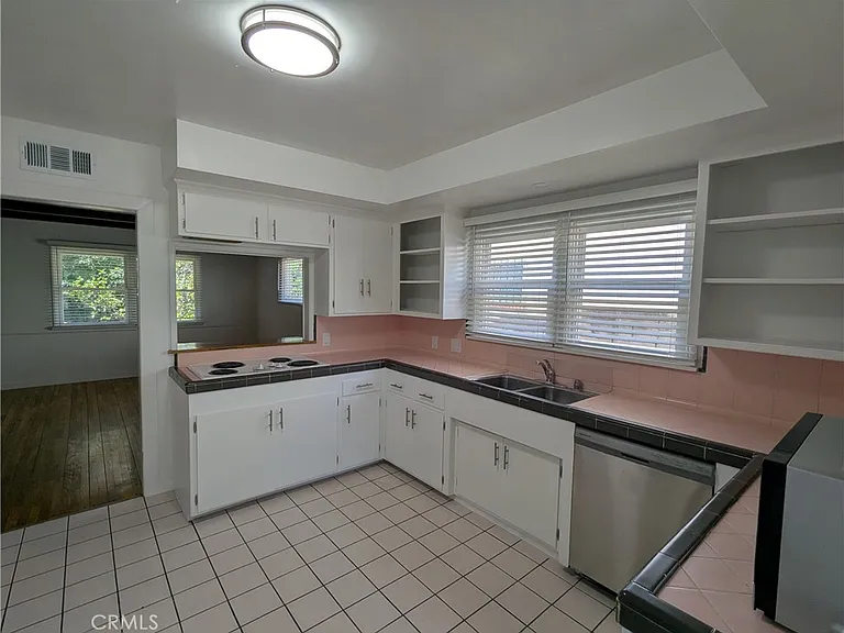 6829 McLennan Ave — Photo 11
