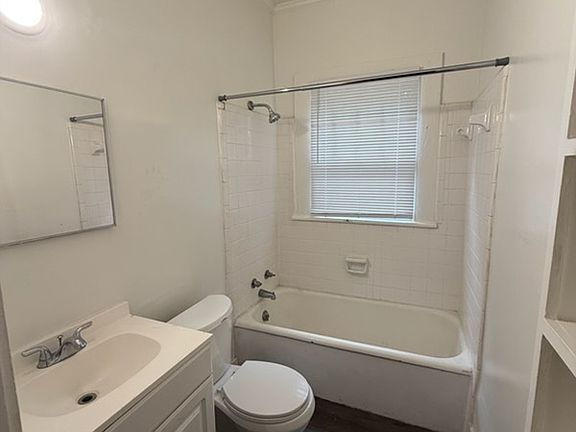 3rd image of 202 Burke St