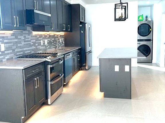 5th image of 21-26 Hazen St #2