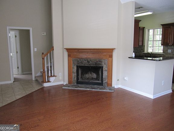 3rd image of 551 N Fairfield Dr