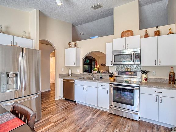 4th image of 73 Palm Ln