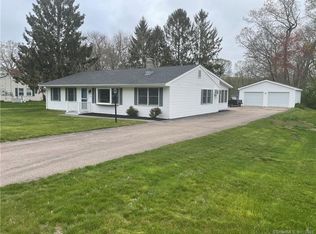 12 Meeting House Ln, Ledyard, CT 06339