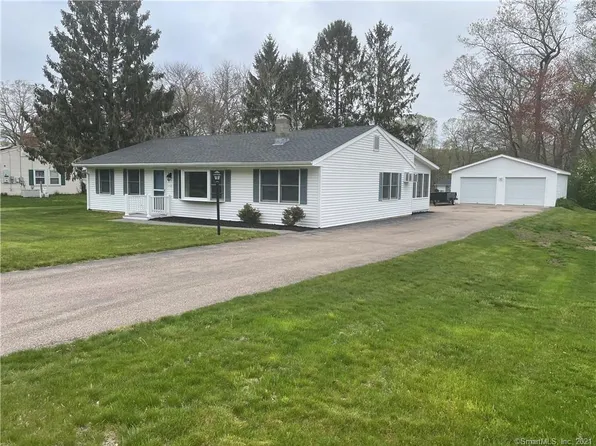 12 Meeting House Ln, Ledyard, CT 06339