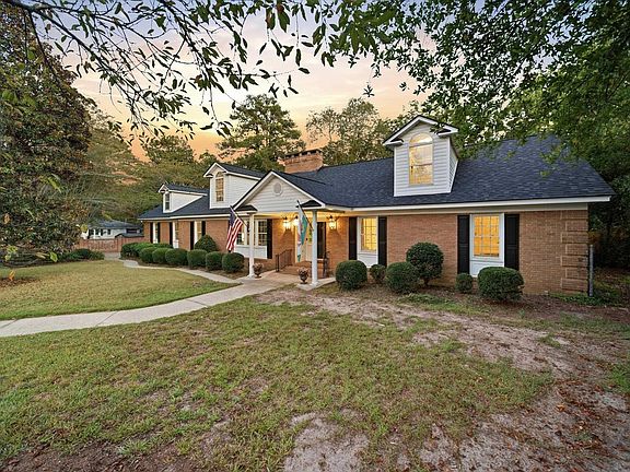 3rd image of 14 Guyton Dr