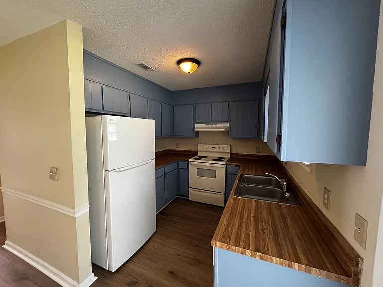 1100 Pineland Ave #9A — Photo 6