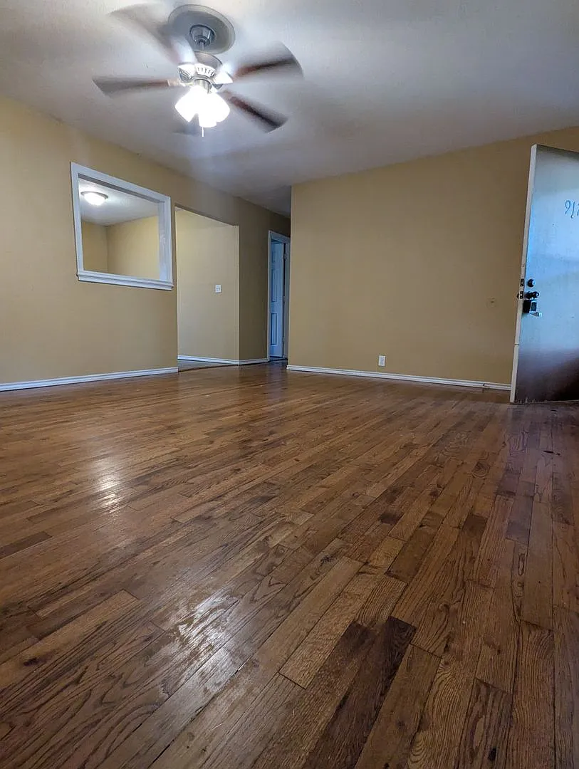Quaint 3/2 on large shaded lot in Azle! Summer MoveIn Special! — Photo 4