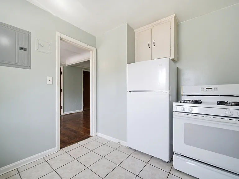 2715 Noble Rd #304 — Photo 5