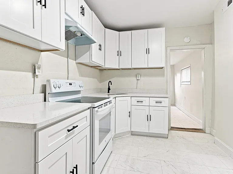3435 Amber St — Photo 5
