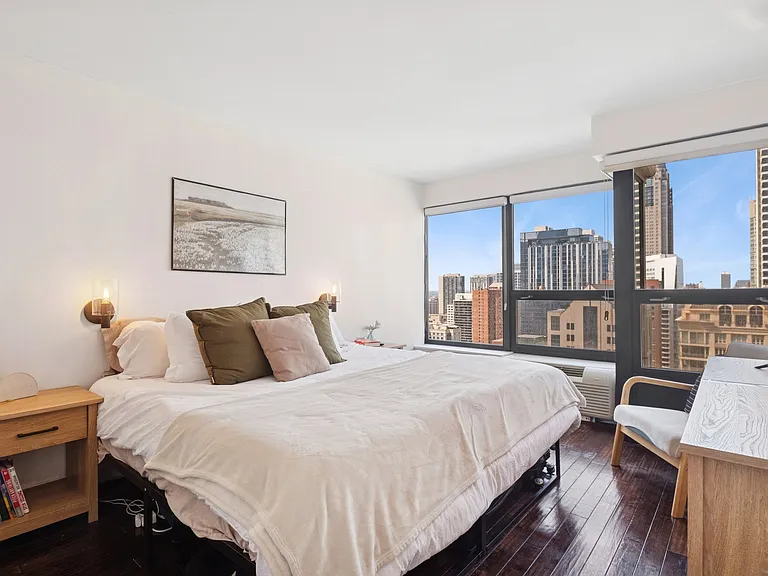 30 E Huron St #2808 — Photo 7