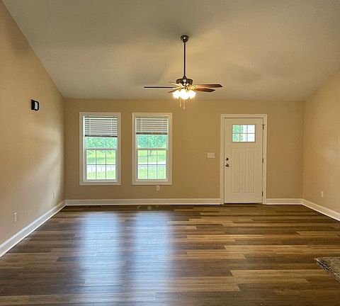 2nd image of 142 Meadows Ct