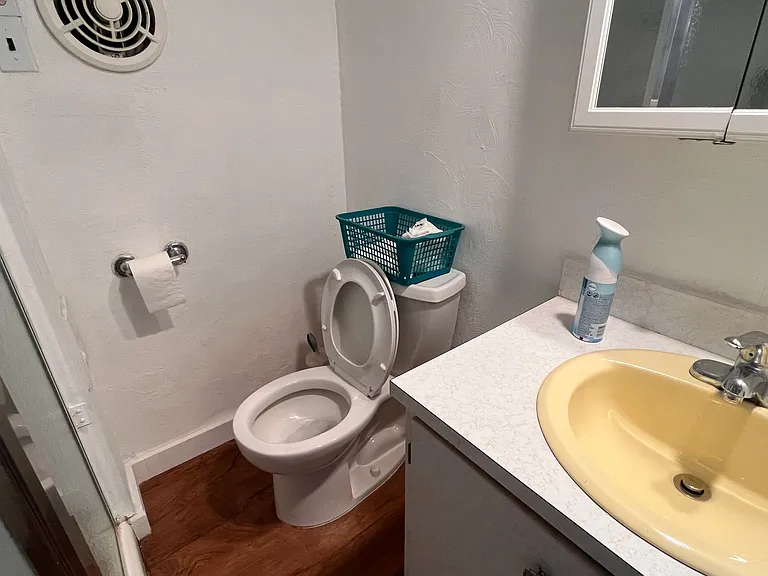 5859 Hobart St #2 — Photo 30