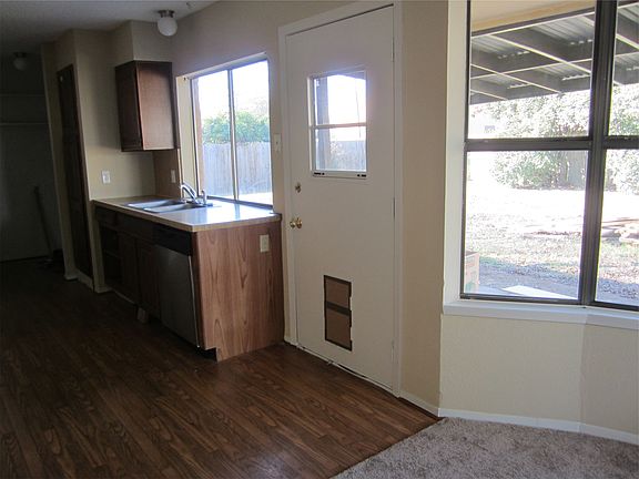 5th image of 3140 Woodbridge Dr