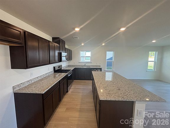 4th image of 357 Roxanna Ln #72