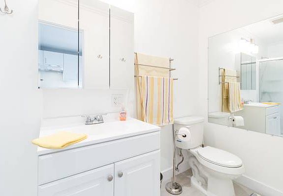 4th image of 13103 Old West Ave #1