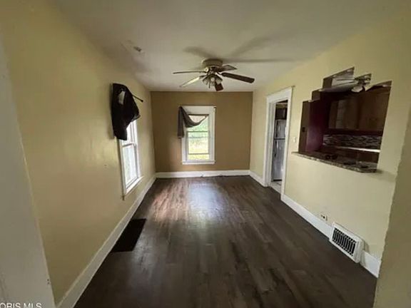 4th image of 2020 Hawthorne St