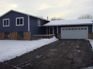 910 Westwood Ct, Farmington, MN 55024