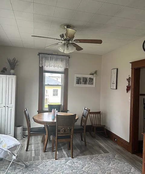 105 E Keller St — Photo 3