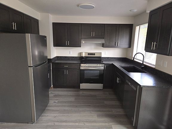 2nd image of 203 Stanford Dr