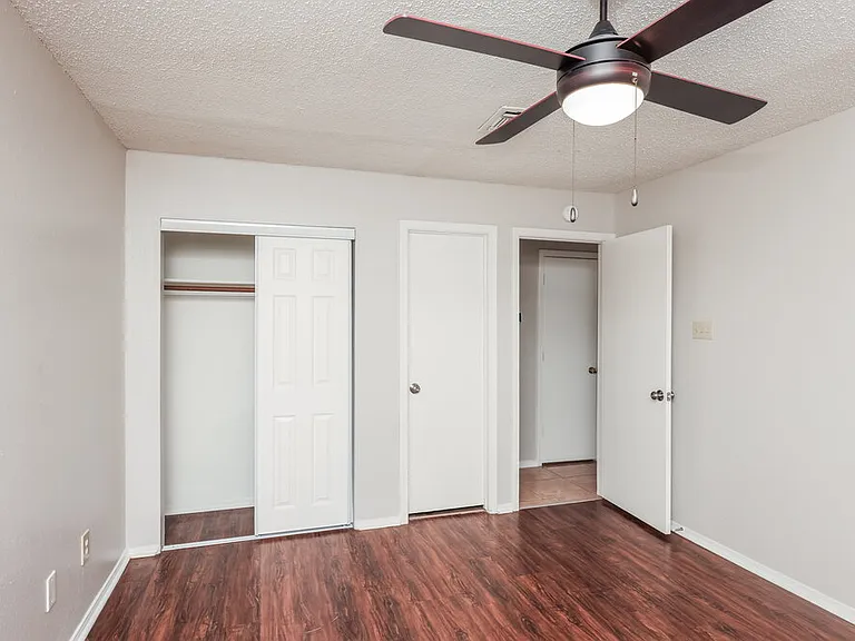 2728 Oak Bend Ln — Photo 12