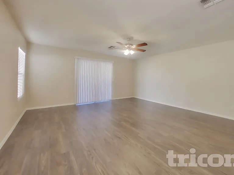 11634 W Vogel Ave — Photo 3