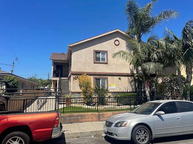 1st image of 725 Lagoon Ave APT B