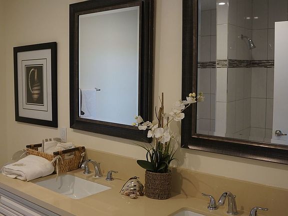 3rd image of 157 S Oxford Ave #301