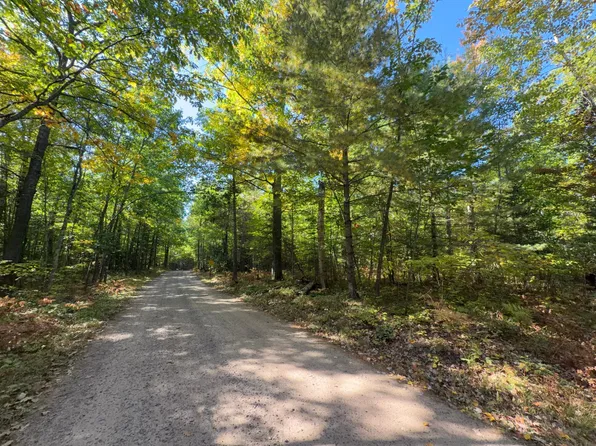 1 Sunset Ln, Eagle River, WI 54521