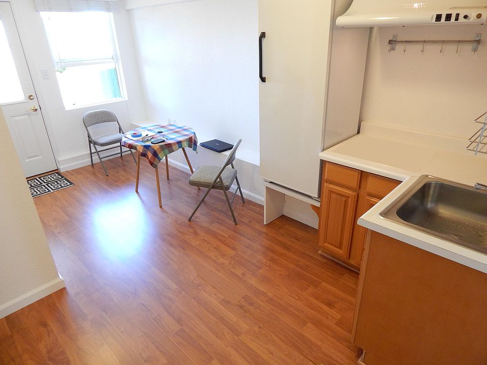 2nd image of 2183 32nd Ave