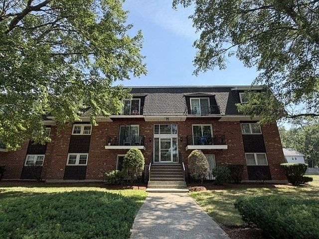 1st image of 5 Pilgrim Cir APT F