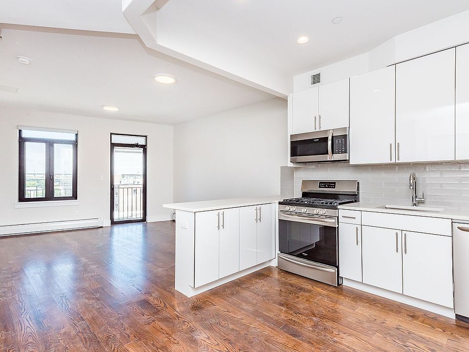 1st image of 21-12 Newtown Ave #5F