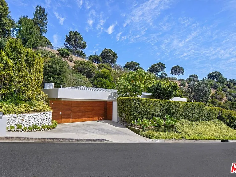 1106 N Hillcrest Rd — Photo 21