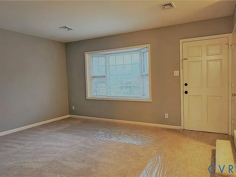 202 Newstead Dr — Photo 5