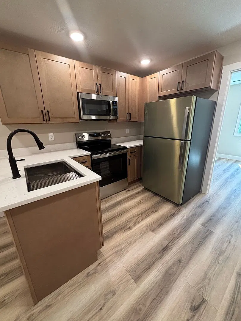 Sycamore Apartments — Photo 4