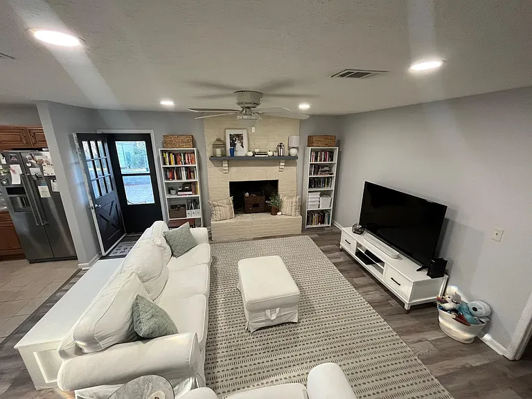 406 Wittel Ave — Photo 3