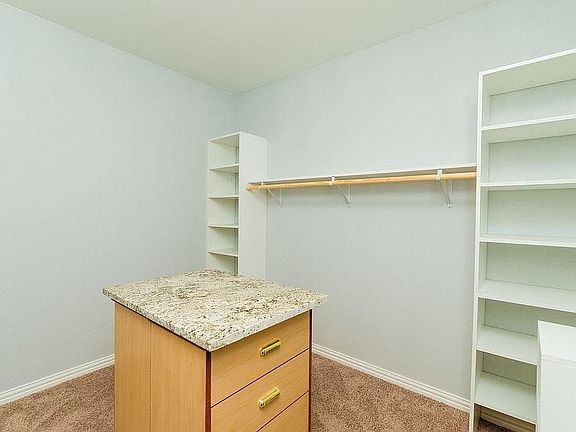 5th image of 1345 E Maddox Ave