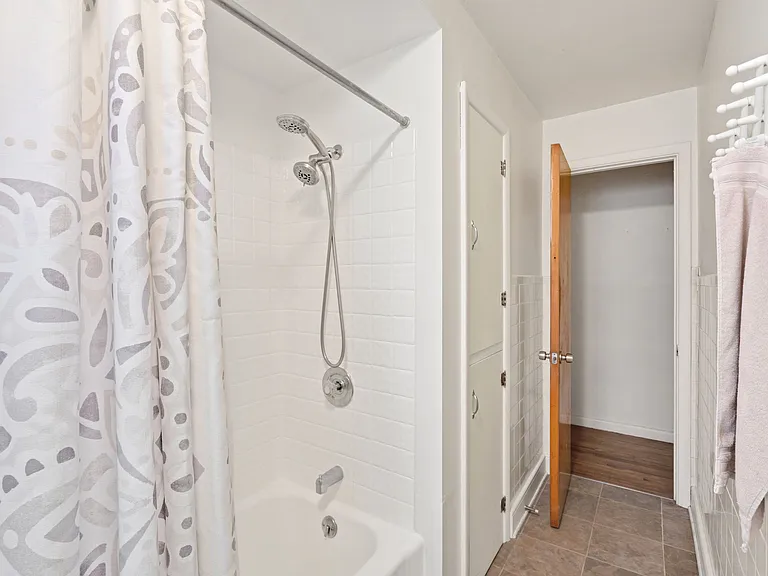 821 W Mulberry St — Photo 11