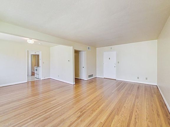 3rd image of 2208 Lakeshore Ave APT 311