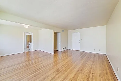 2208 Lakeshore Ave #311 Photo 1 2208 Lakeshore Ave #311 Photo 1