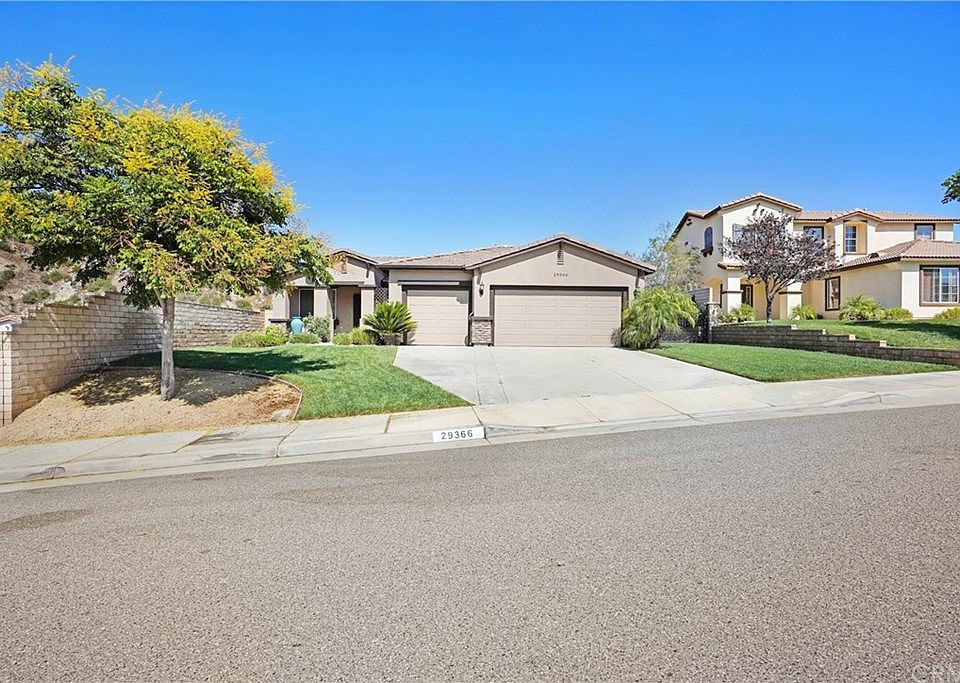 1st image of 29366 Gateway Dr
