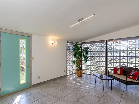4th image of 1344 Chesterfield Dr