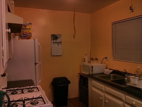 2nd image of 3648 Kelton Ave #2