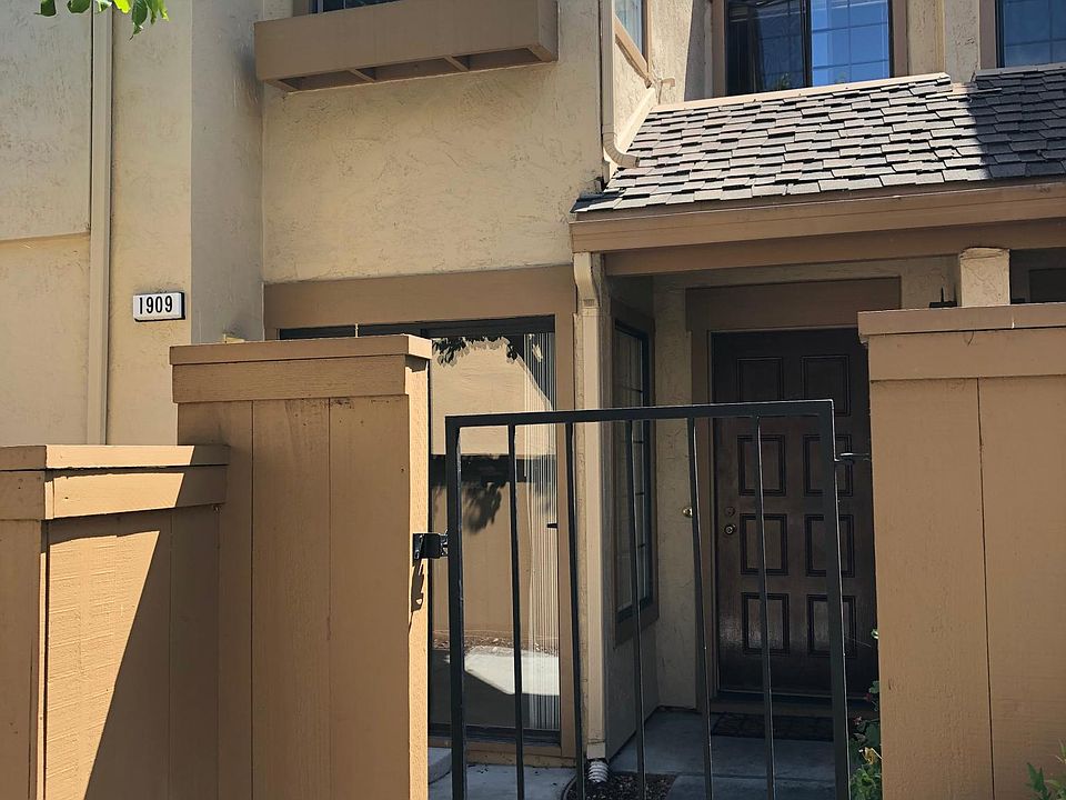 1st image of 1909 Huxley Ct
