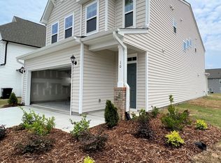 10 Franklin Farm Ln, Benson, NC 27504