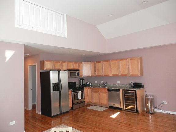 5th image of 1034 N Wolcott Ave #2REAR