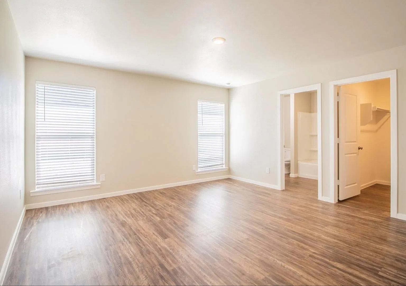 Come See, Whats Available On Kirksey! — Photo 4